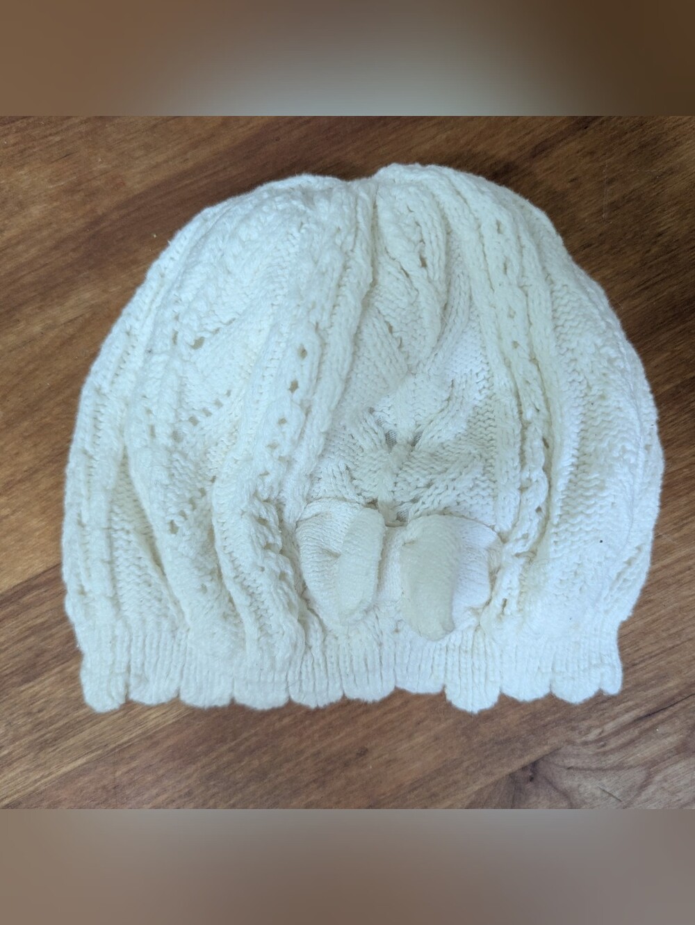 🍼H&M Cream Cable-Knit Beanie with Bow Accent